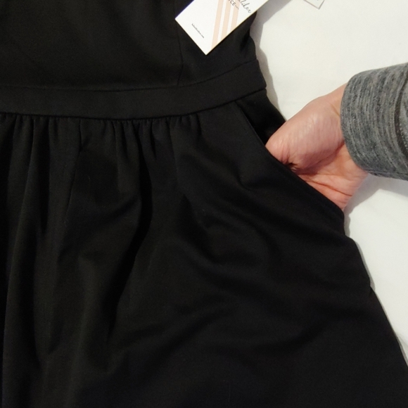 Black romper by Kalani Hilliker for Alyce Paris - Picture 3 of 6